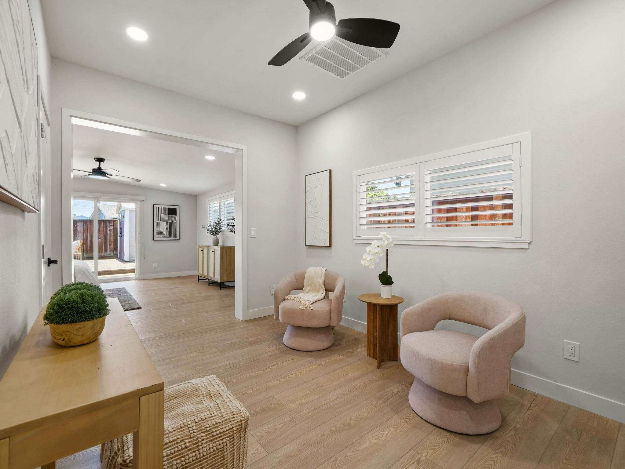 Master suite sitting area